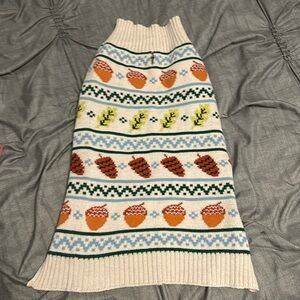 Dog Fall leaves sweater GUC SZ LARGE FITS LIKE A MEDIUM